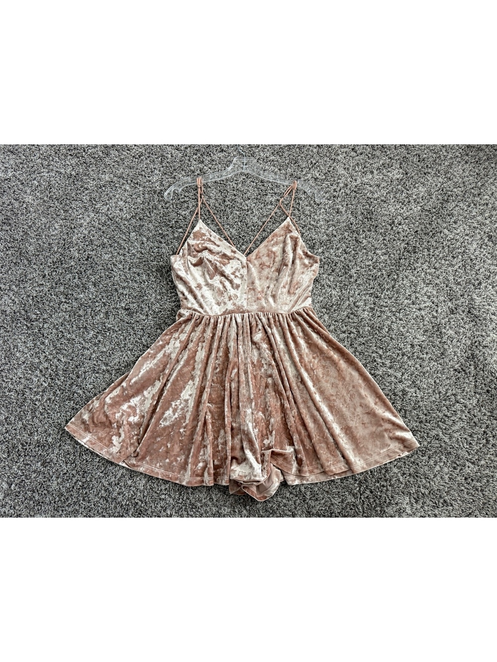 Silence + Noise Sleeveless V-Neck Strappy Back Cream Velour Romper Size L